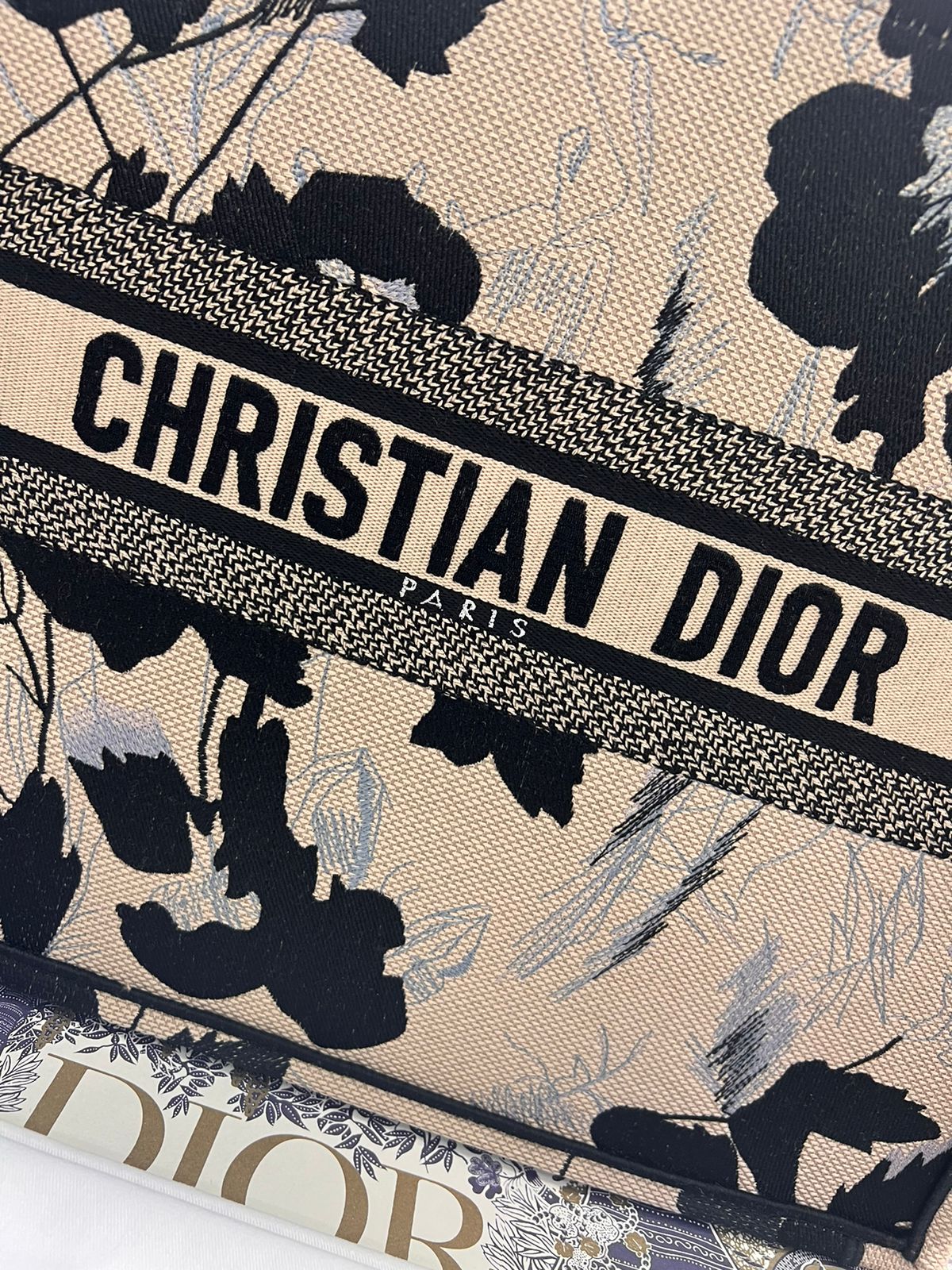 Christian Dior Negro Bordada Tela