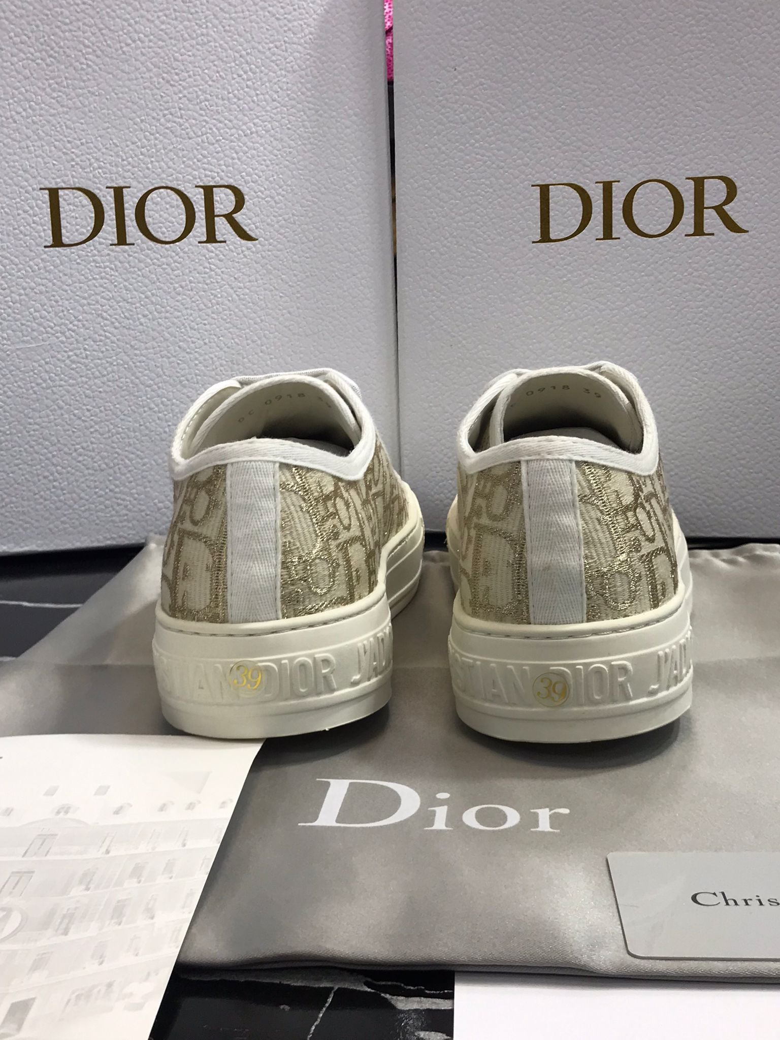 Christian Dior Tenis color crema