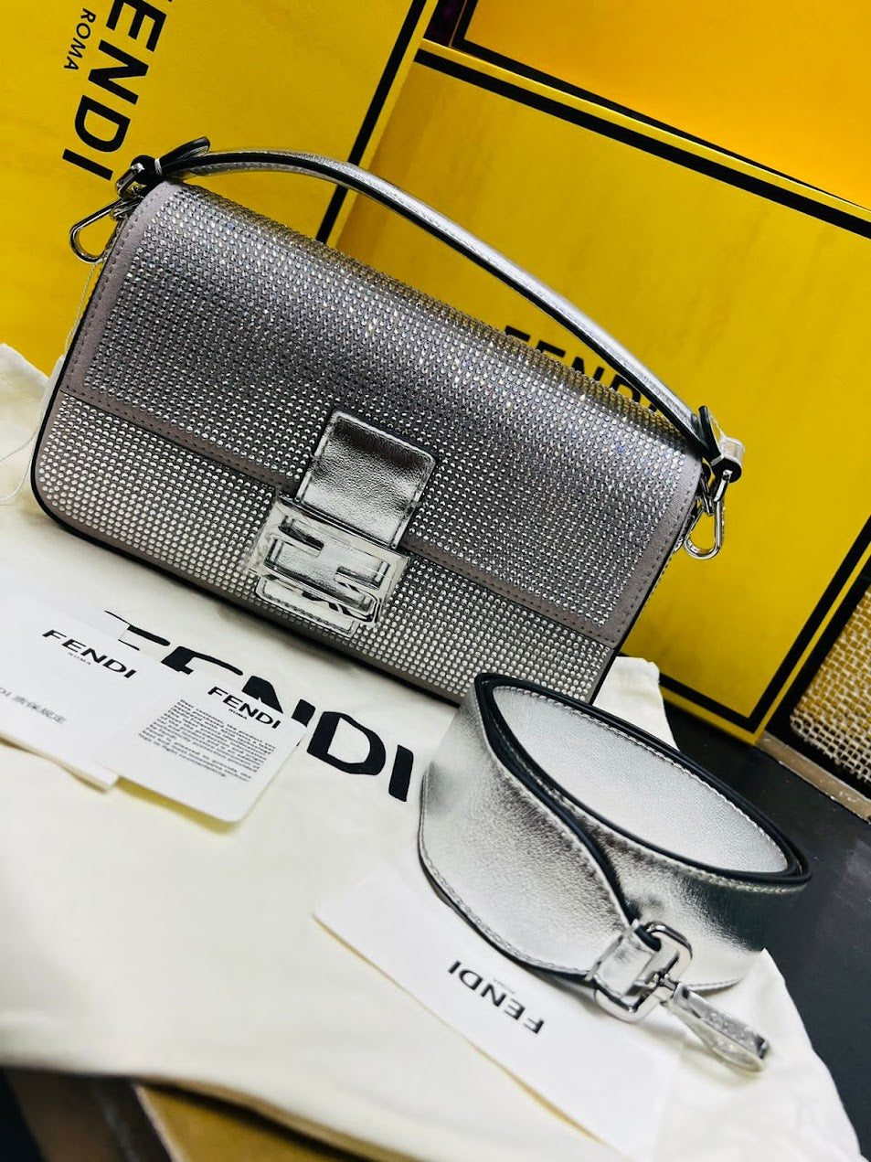 Fendi Plateada Tela