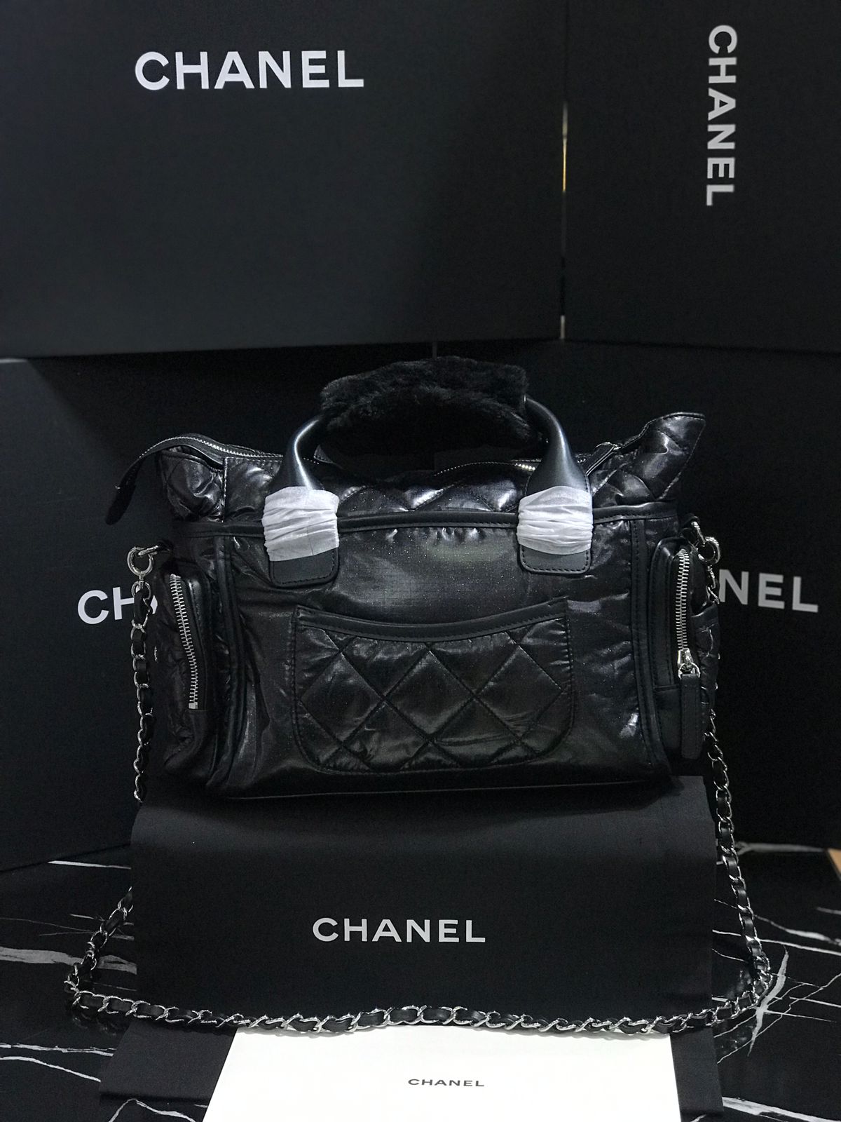 Chanel Edición Especial Negro Piel y Textil con brillitos