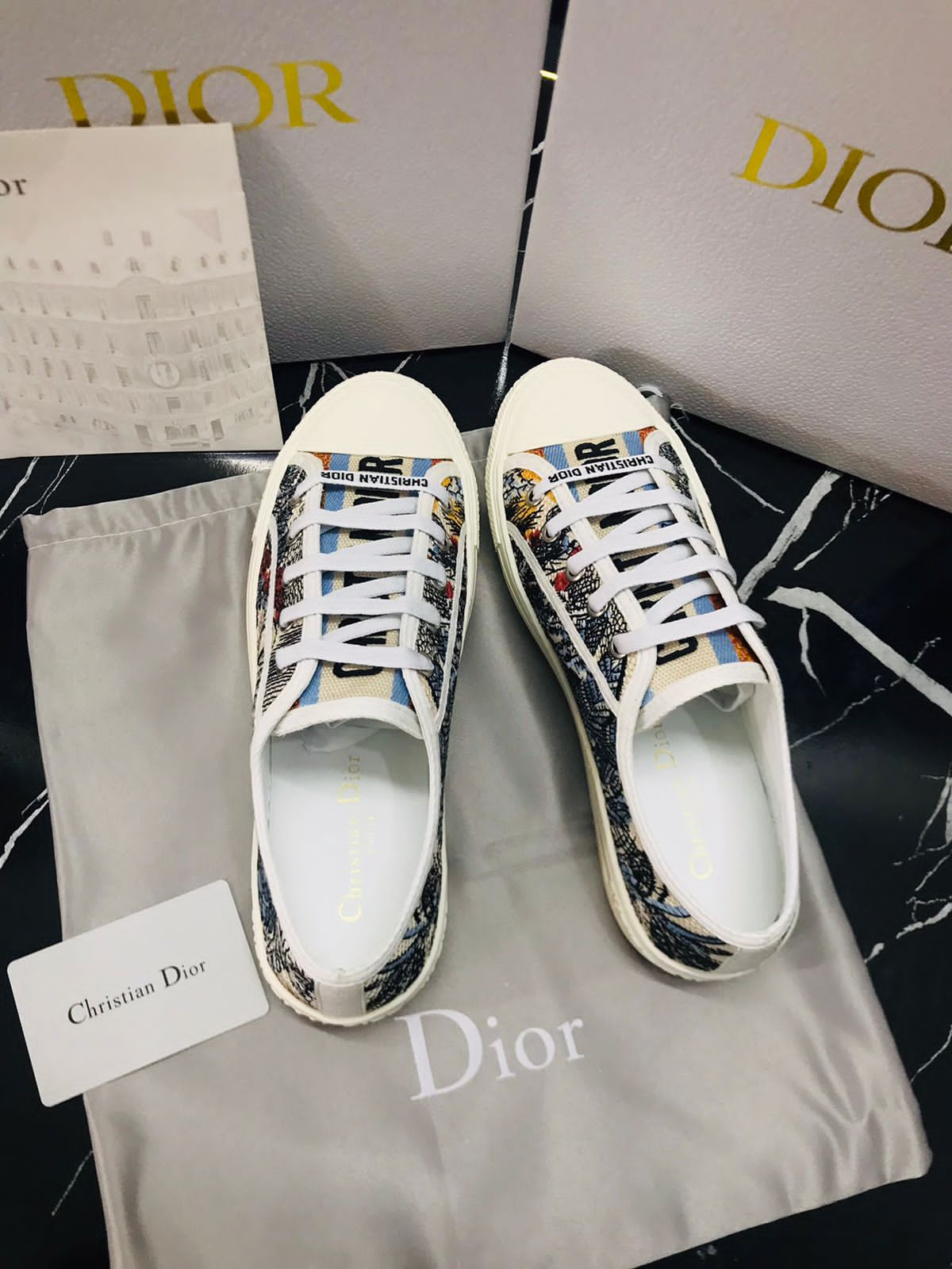 Christian Dior Tenis estilo choclo