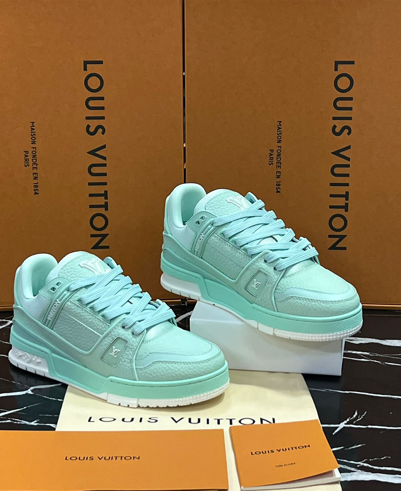 Louis Vuitton Tenis color menta