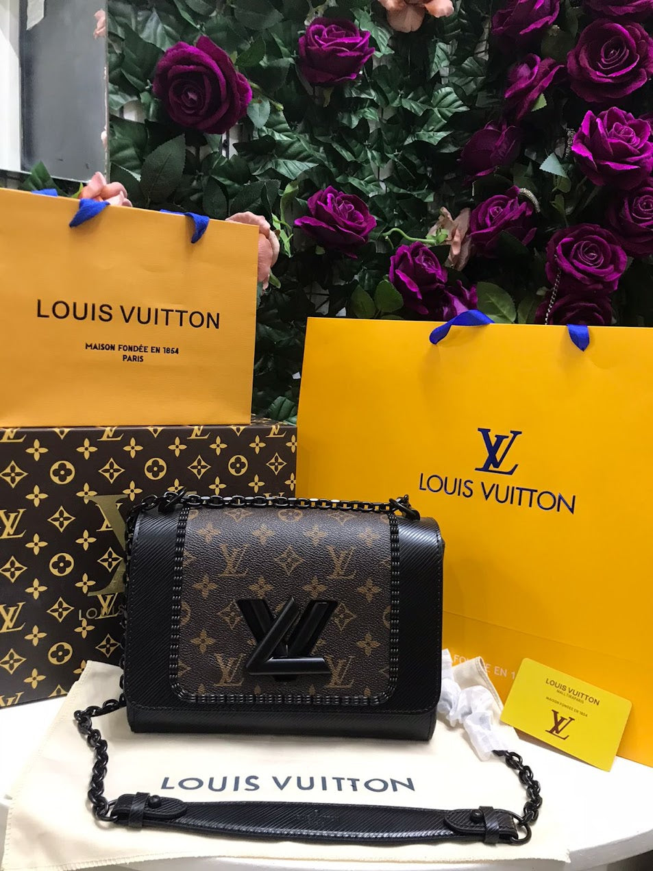 Louis Vuitton Negra Patron V Piel