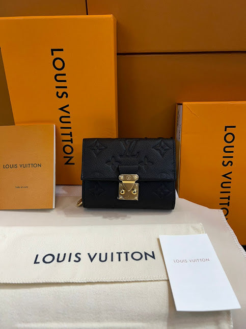 Louis Vuitton Negra Piel