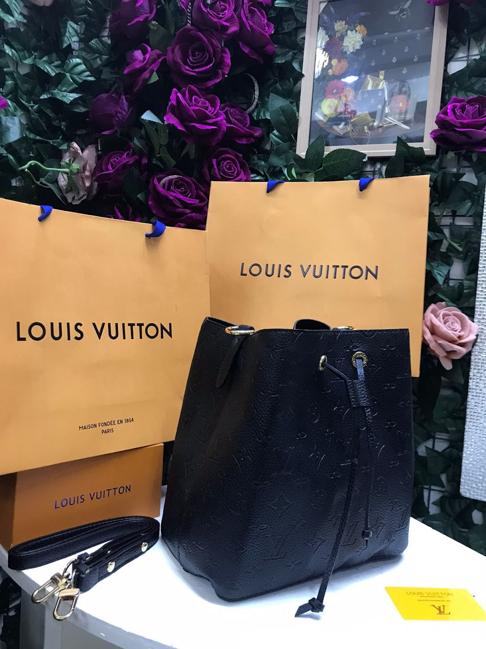 Louis Vuitton Negra Piel