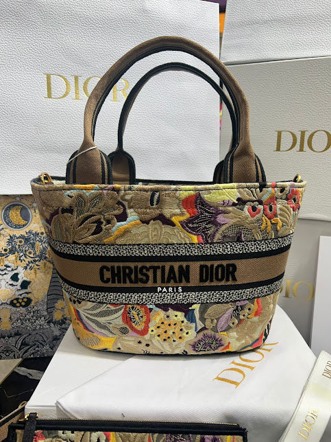 Christian Dior Café Bordada Tela