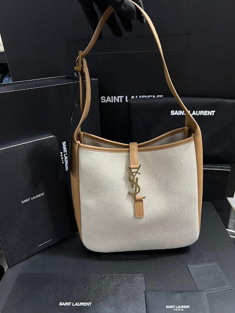 Saint Laurent Beige con Blanco Piel