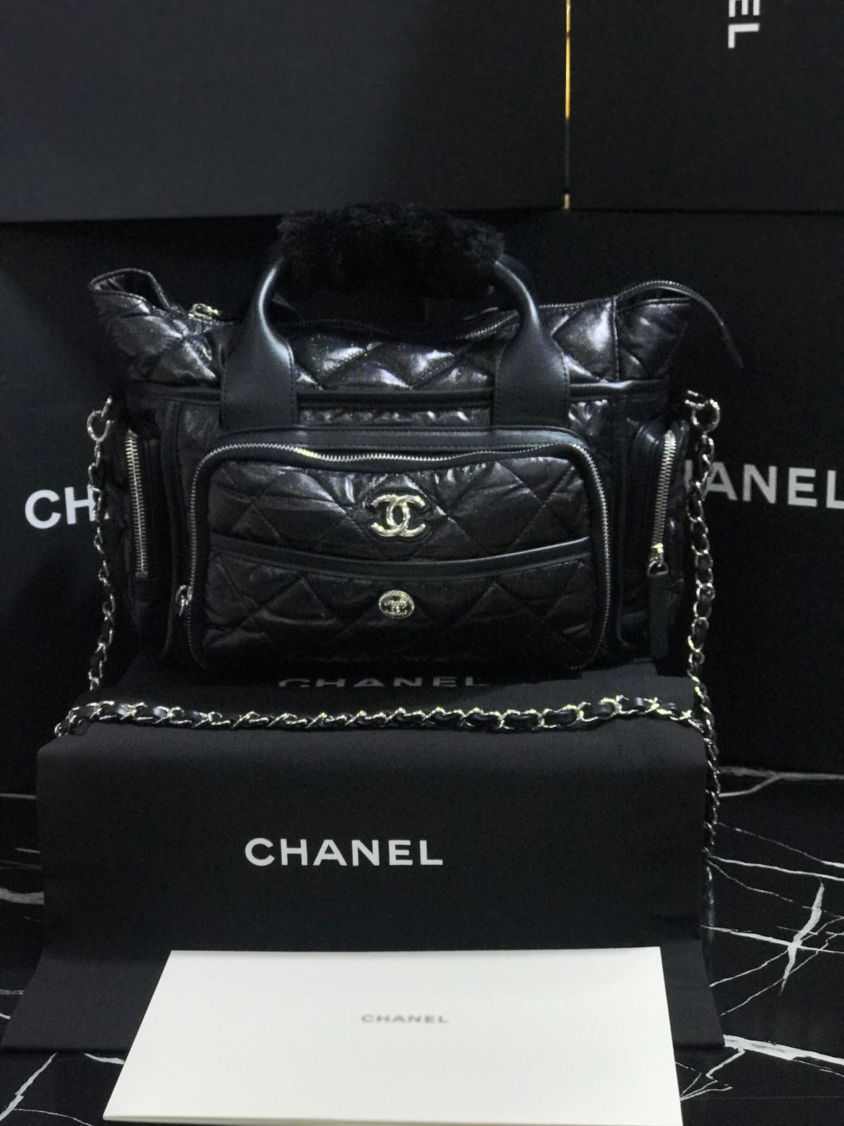 Chanel Edición Especial Negro Piel y Textil con brillitos