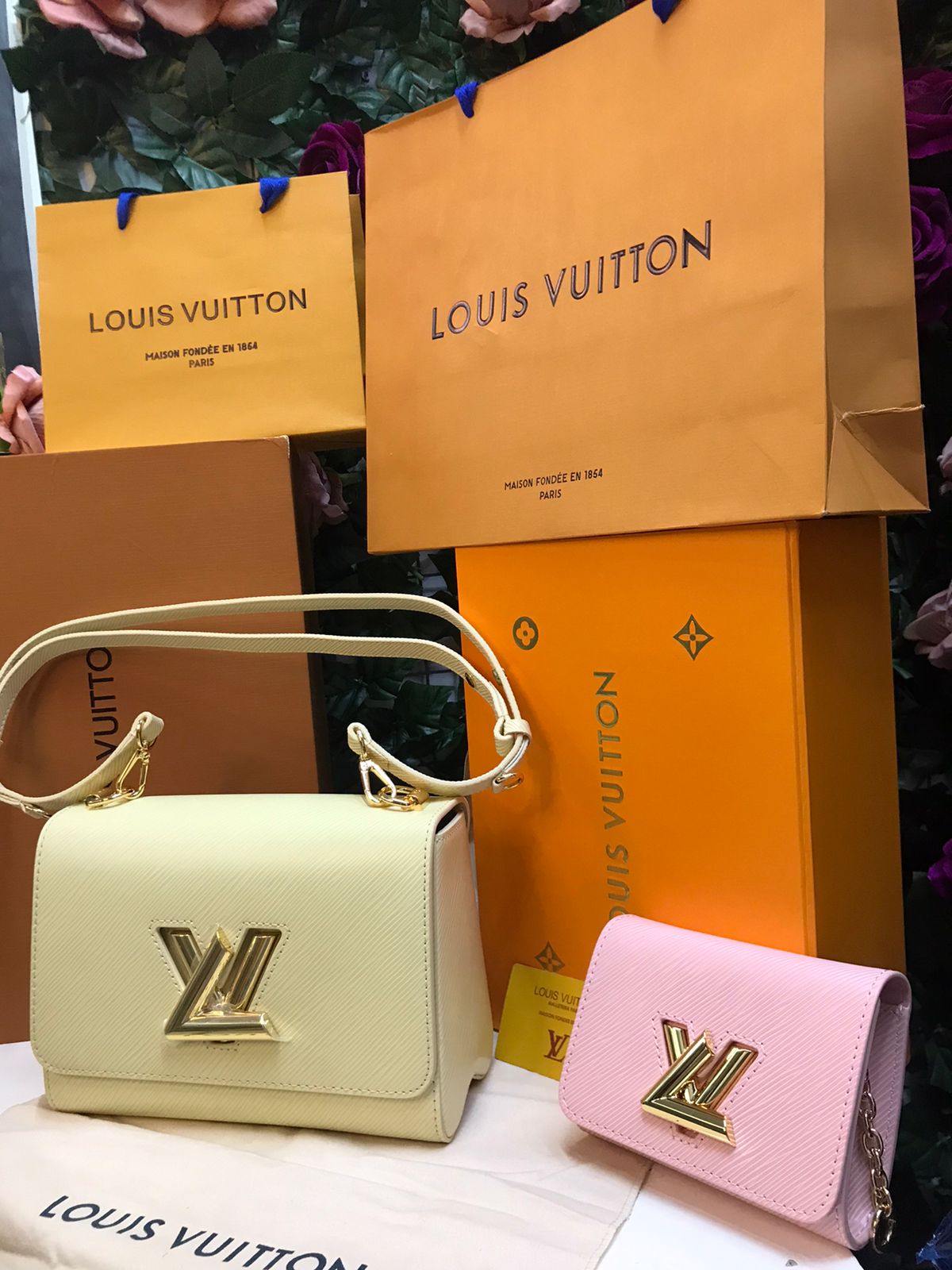 Louis Vuitton Beige con Monedero Rosa Piel