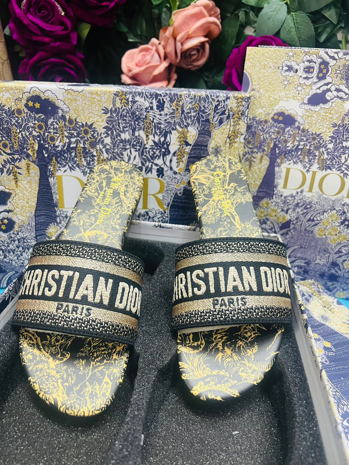 Sandalias Cristian Dior tacón bajo