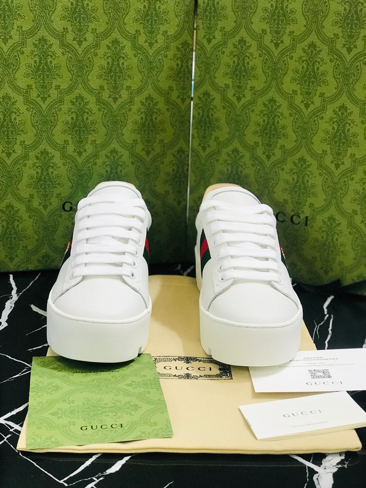 Gucci Tenis color blanco