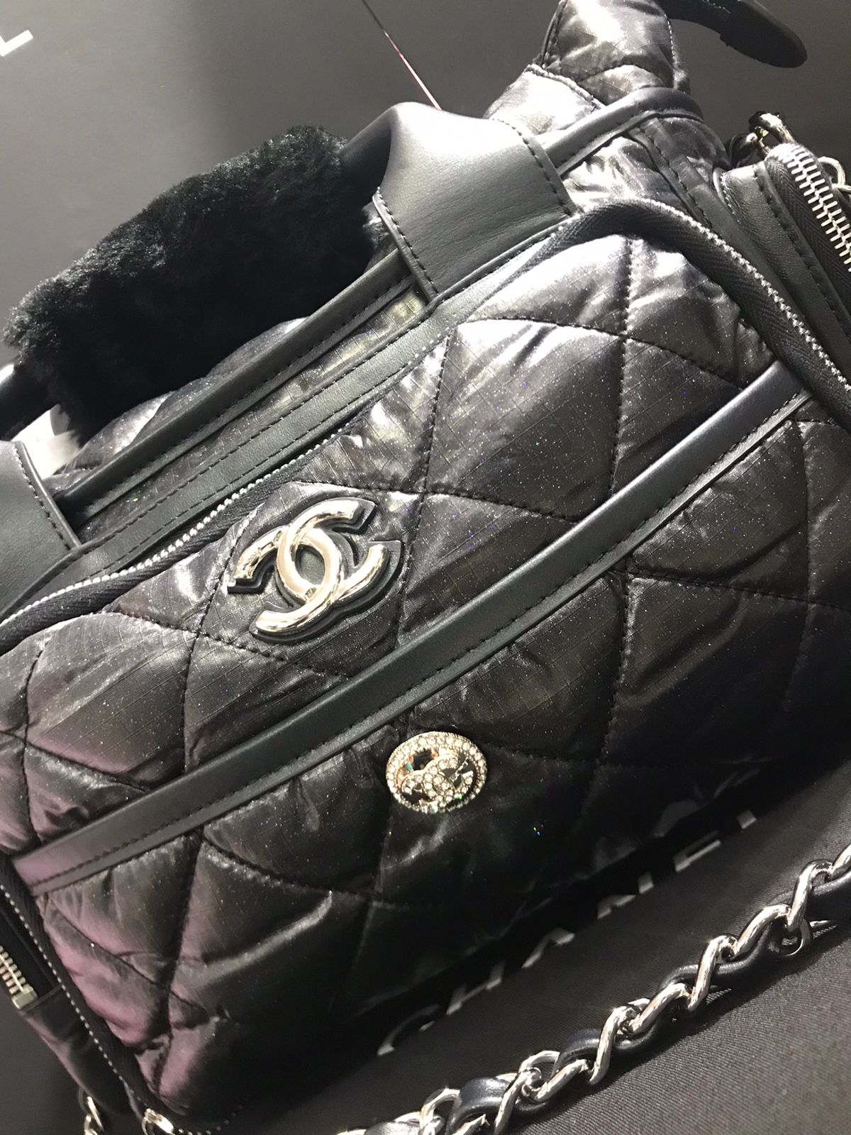 Chanel Edición Especial Negro Piel y Textil con brillitos