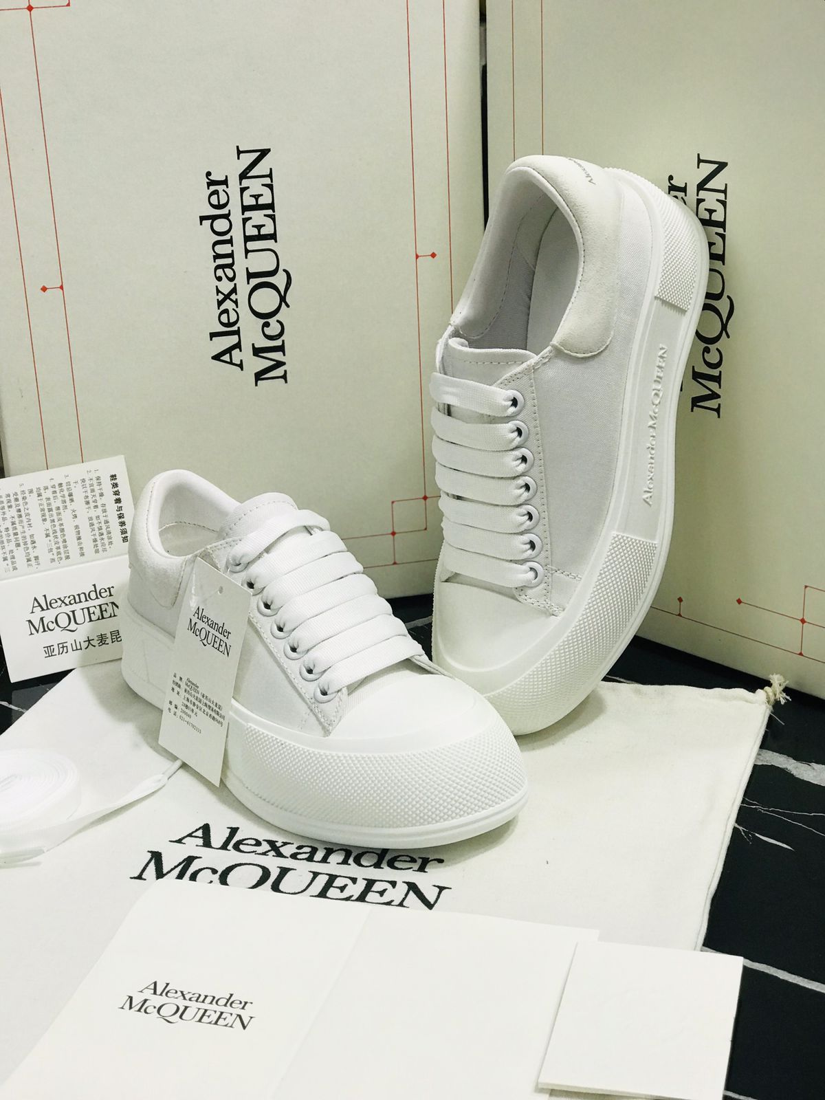 Tenis Alexander Mc Queen BLANCOS