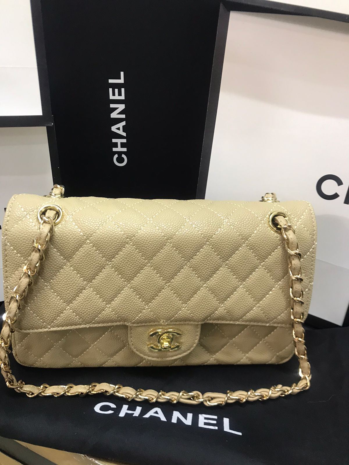 Chanel Caviar Beige Piel