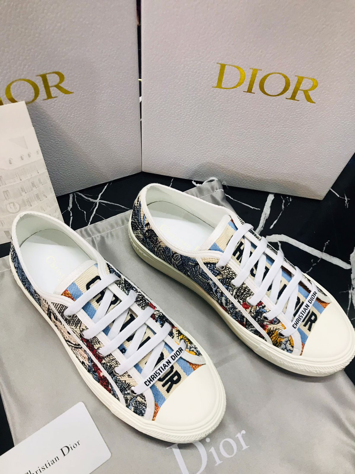 Christian Dior Tenis estilo choclo