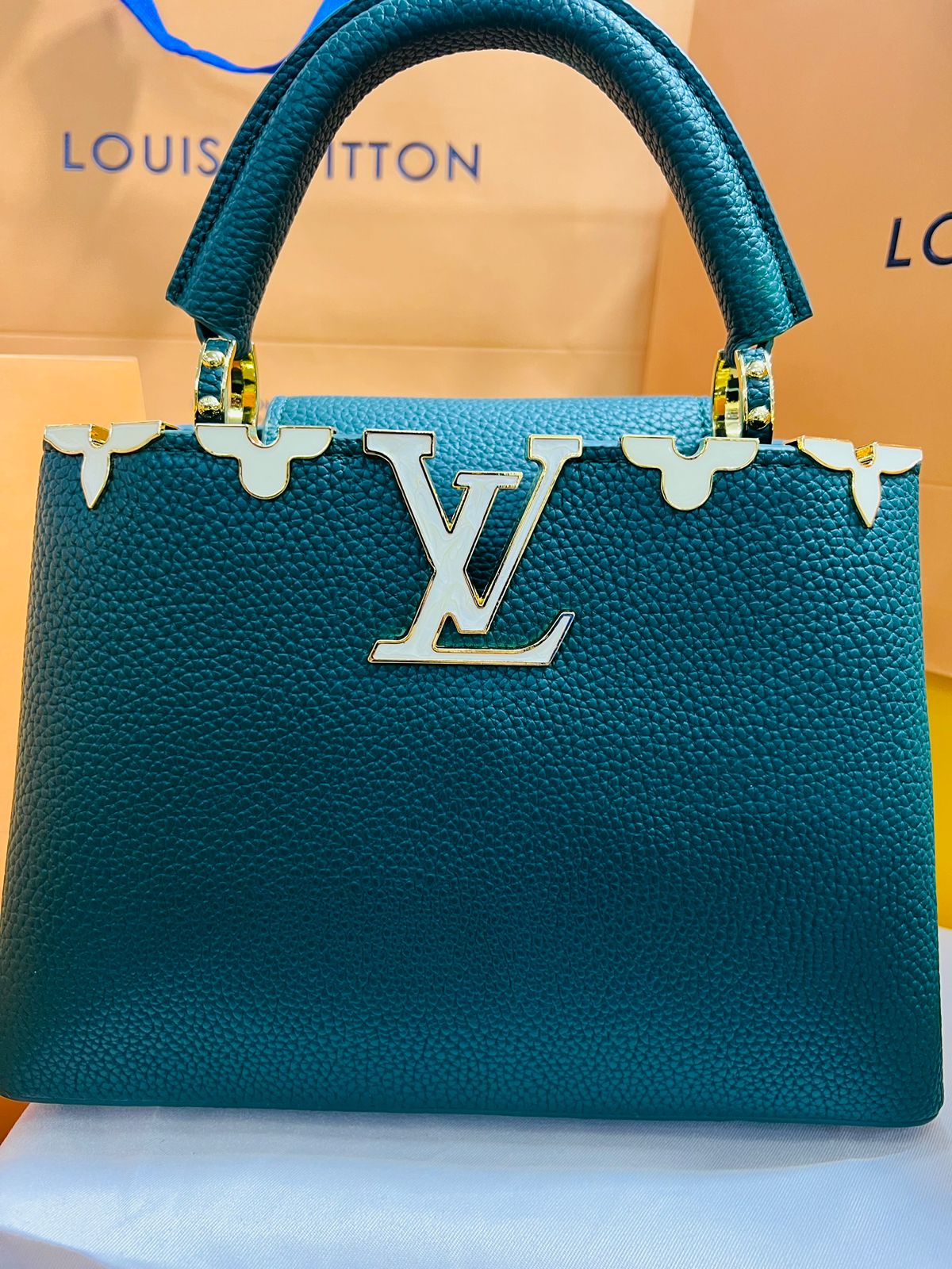 Louis Vuitton Capucine Verde Piel