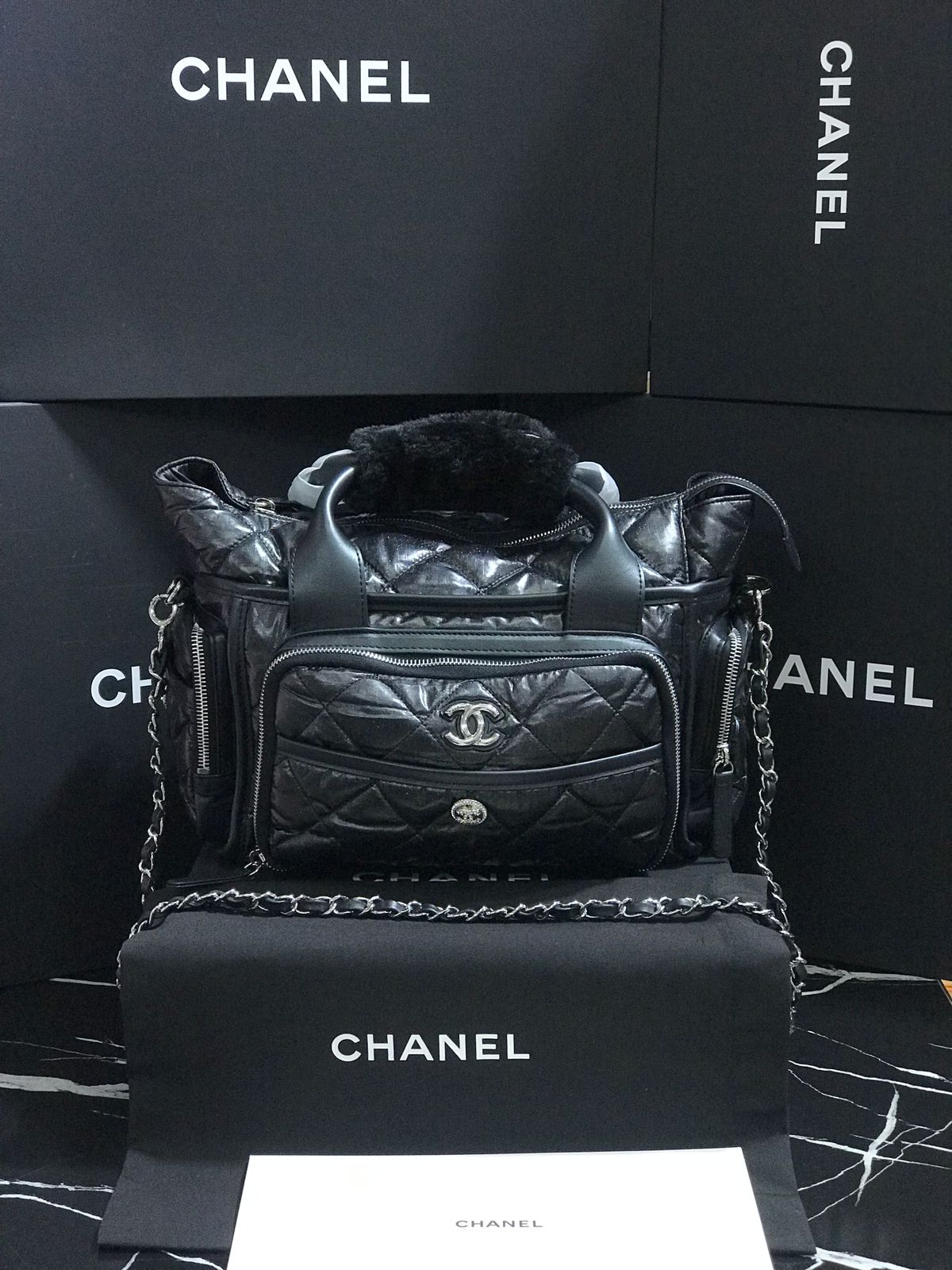 Chanel Edición Especial Negro Piel y Textil con brillitos