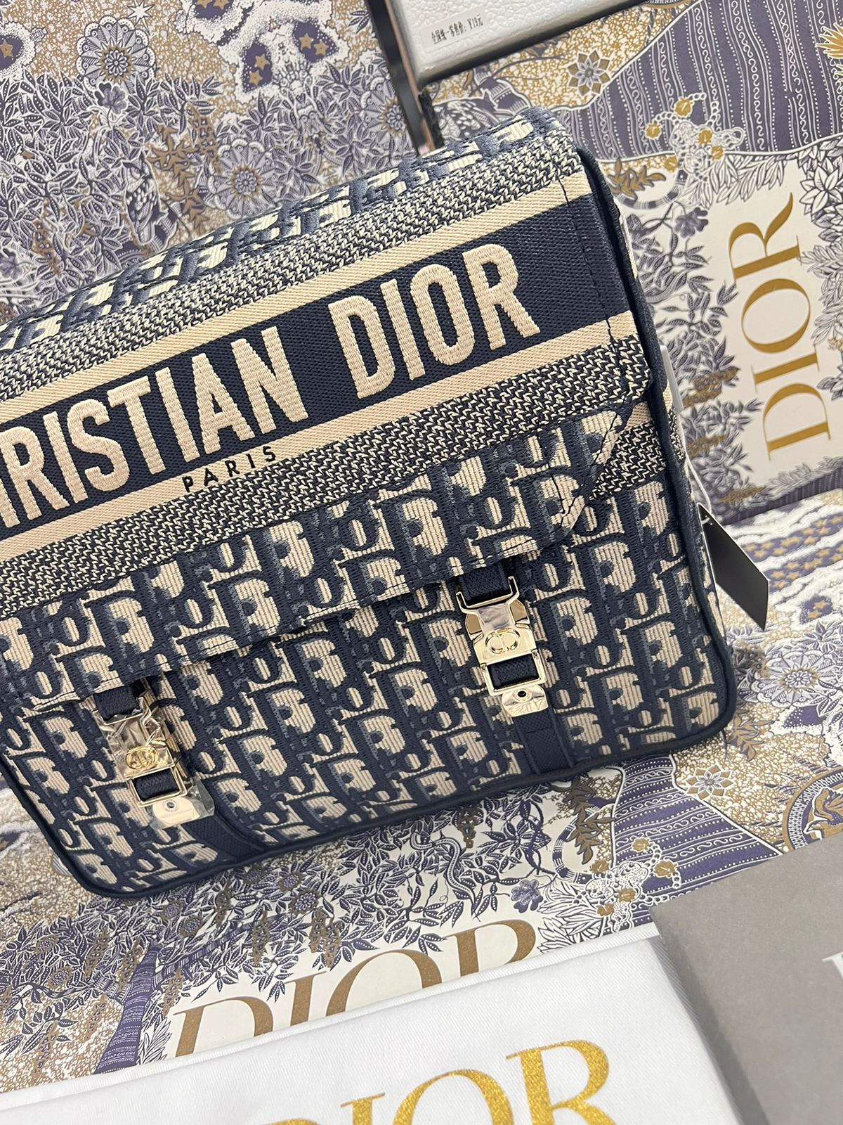 Christian Dior Negra Beige Bordada