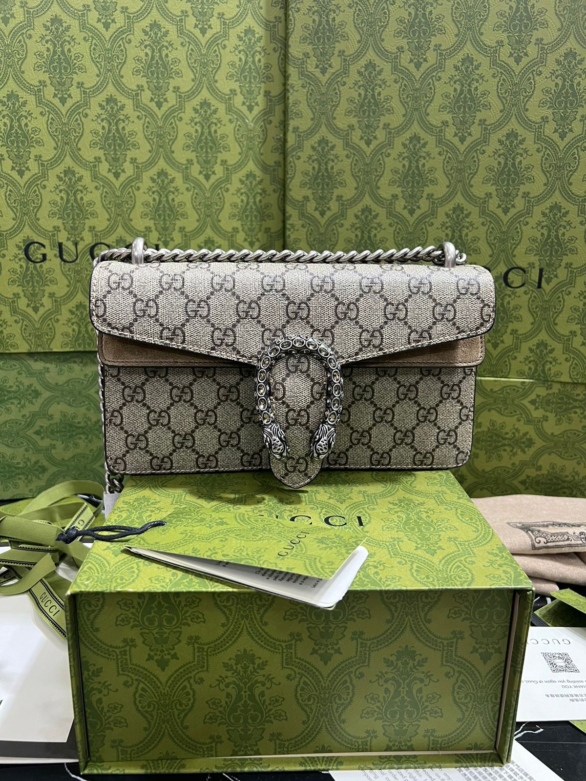 Gucci Café Cadena Plateada Piel