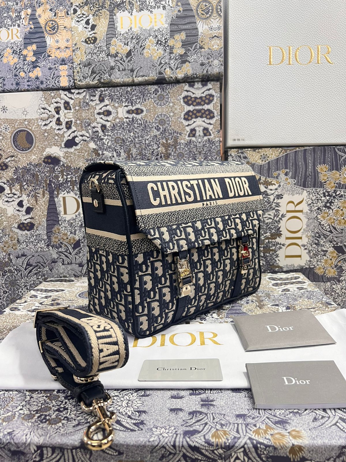 Christian Dior Negra Beige Bordada