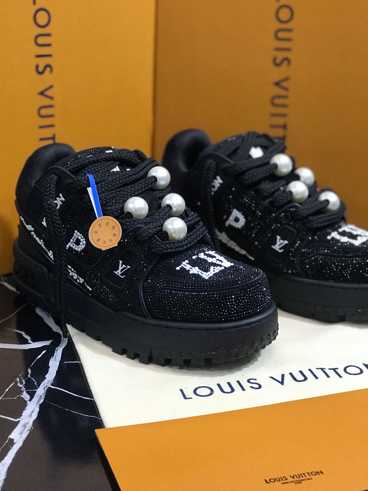 Louis Vuitton tenis negros Caballero