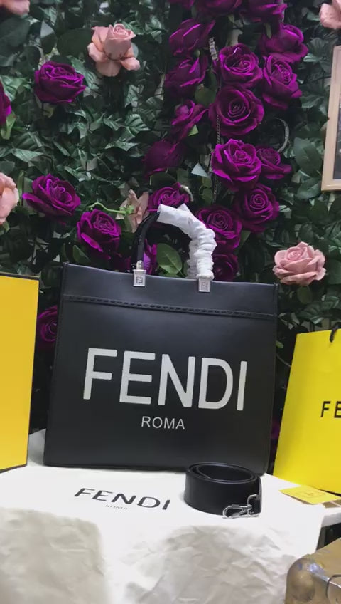 Fendi Negra Piel Mediana