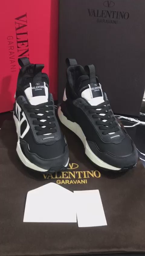 Valentino tenis negro con blanco Caballero