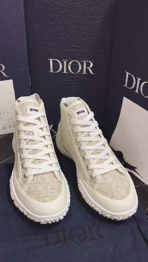 Christian Dior tenis color crema Caballero