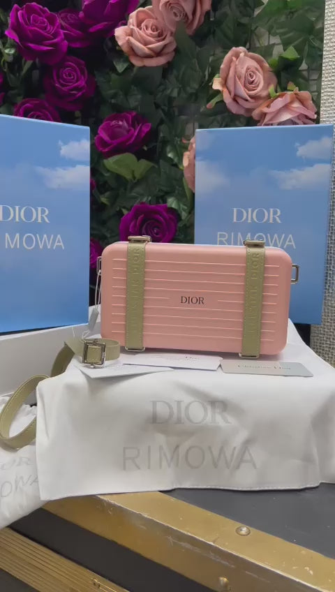 Christian Dior Colaboración Rimowa Rosa