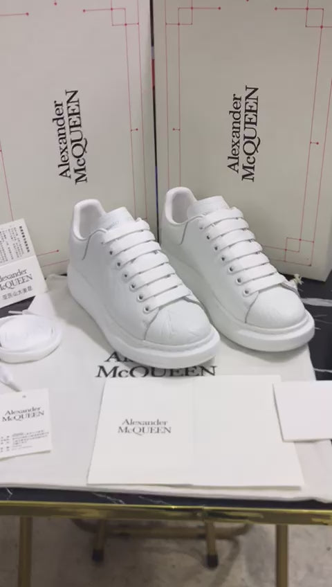 Tenis Alexander Mc Queen blancos