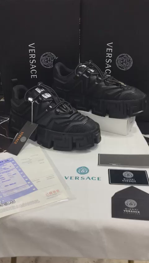 Versace tenis color negro Caballero