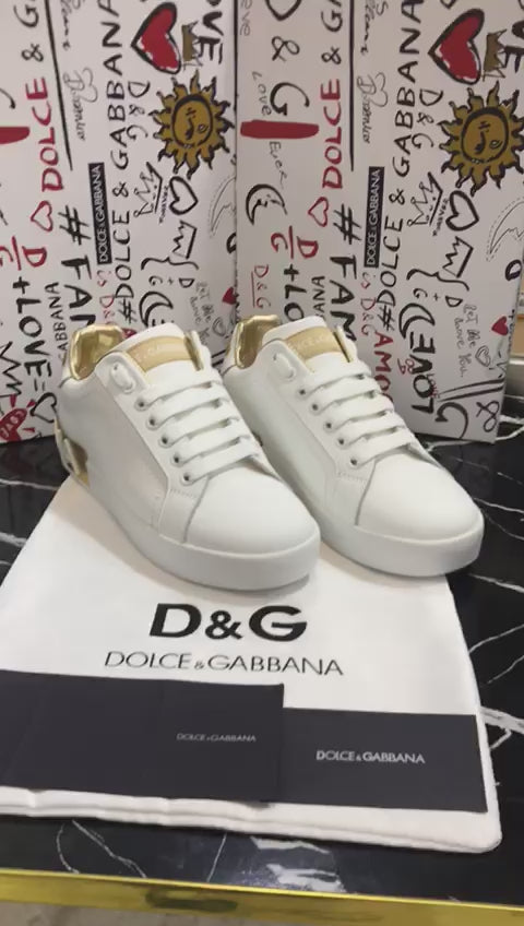 Dolce Gabbana Tenis Blancos con dorado