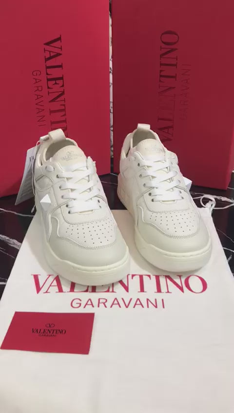 Valentino color blanco Caballero