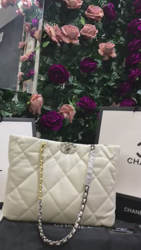 Chanel Blanca Piel