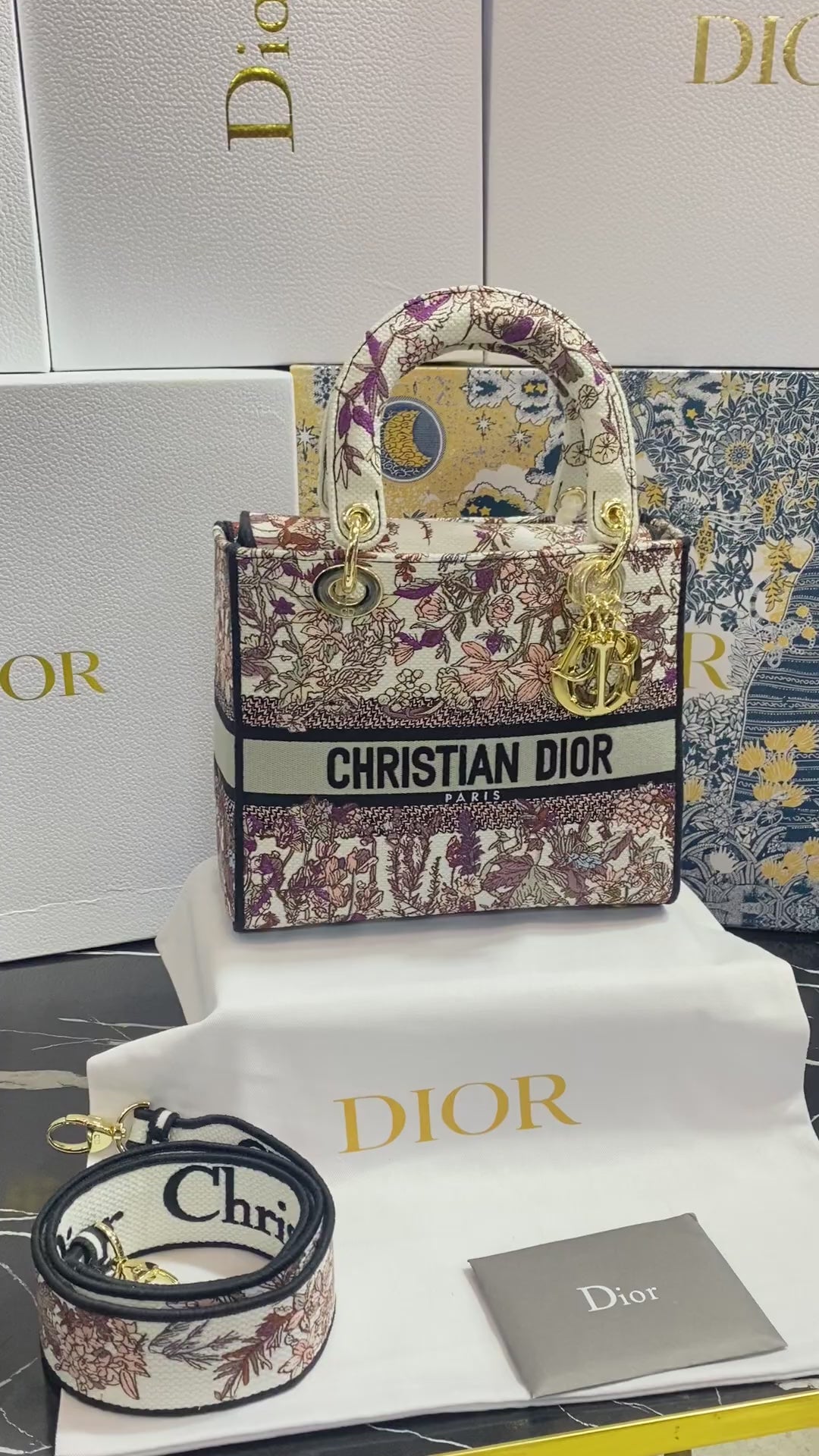 Christian Dior Bordada Patrón Flores Tela