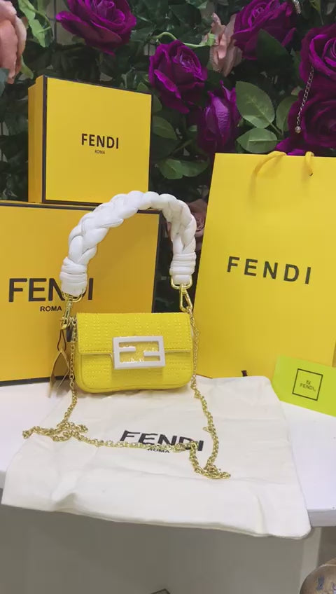 Fendi Amarilla Cuero Pequeña