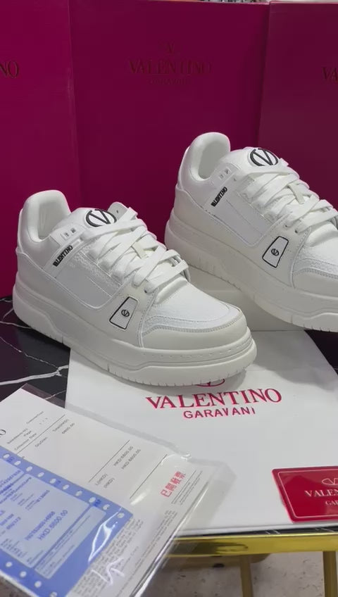 Valentino color blancos Caballero