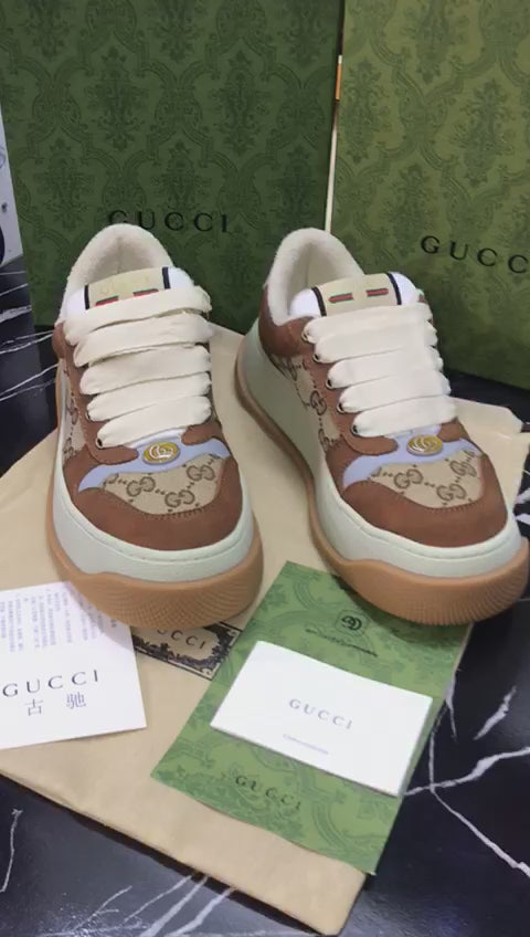 Gucci café con azul