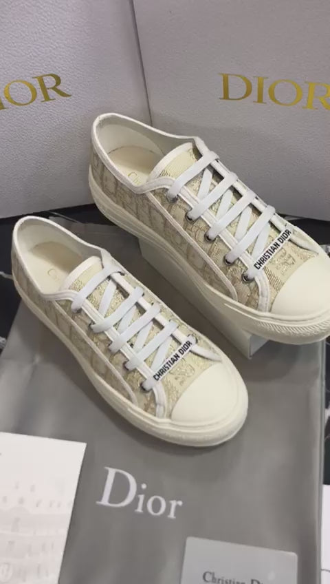 Christian Dior Tenis color crema