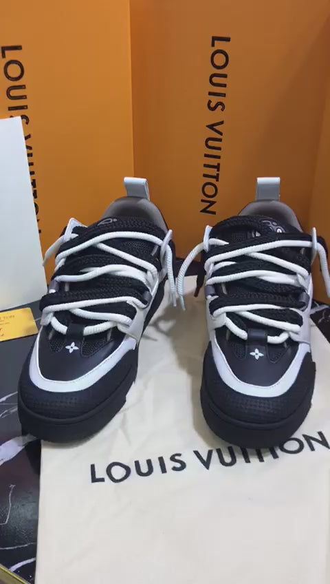 Louis Vuitton tenis color negros Caballero