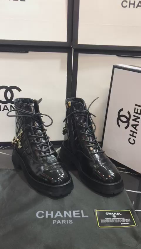 Botas Chanel negras de piel