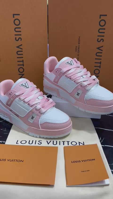 Louis Vuitton Tenis blancos con rosa