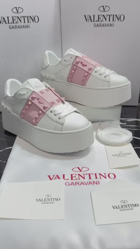 Valentino zapatos blacos con rosa