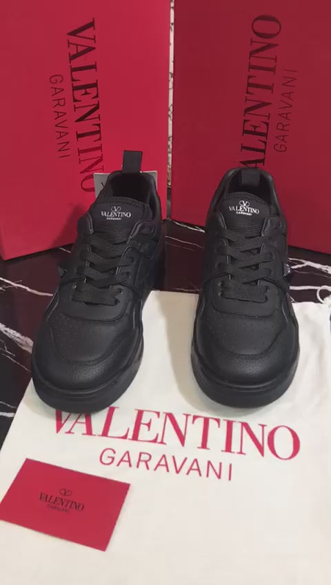 Valentino tenis color negros Caballero