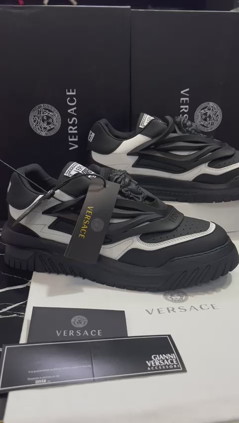 Versace color negro Caballero